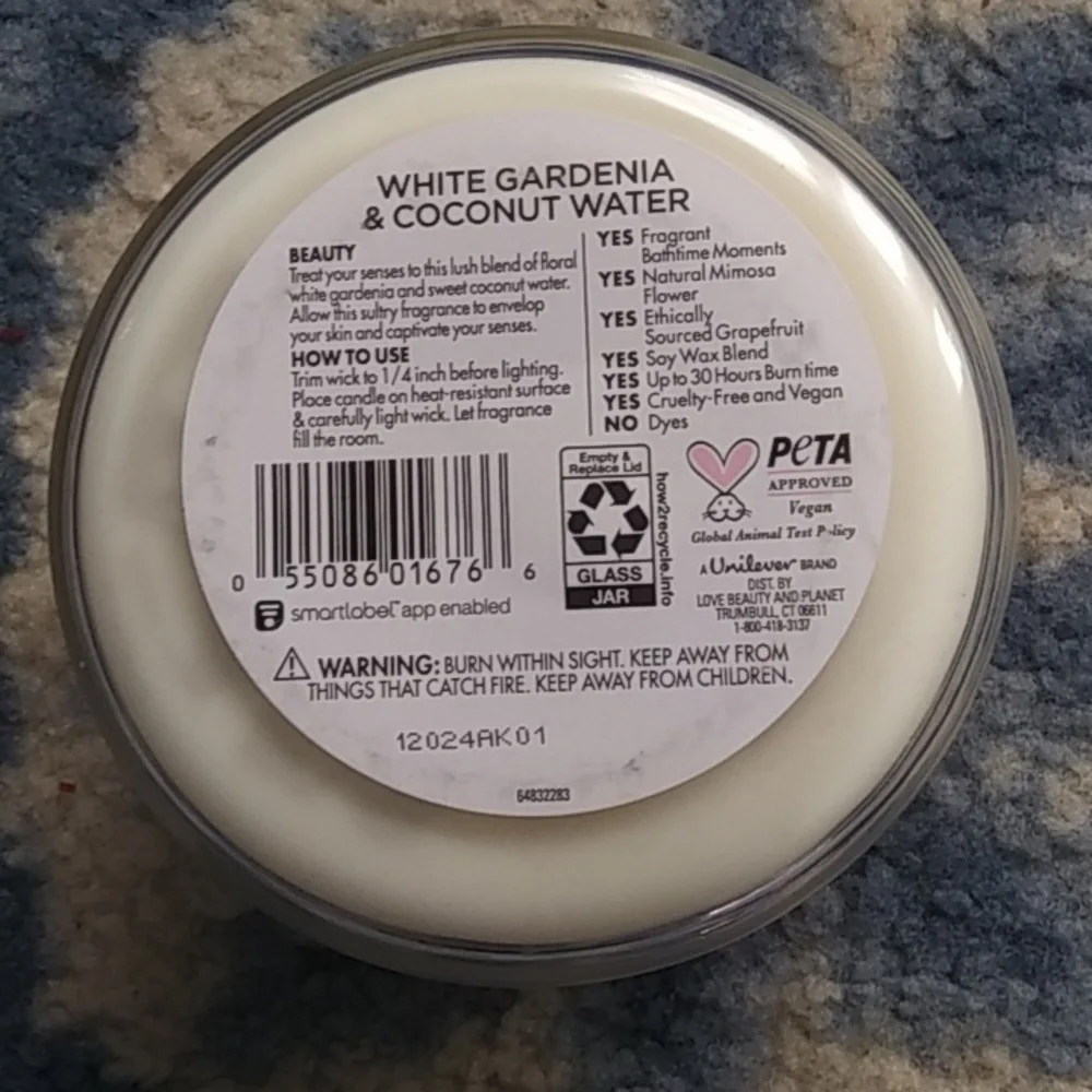 Beloved White Gardenia & Coconut Water Vegan Candle - Picture 2 of 3
